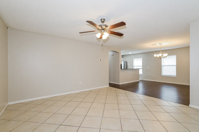 Foto del edificio - 221 Owenshire Cir