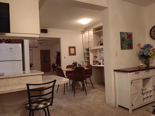 Foto del edificio - 34 Kathy Dr