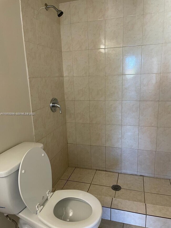 Foto del edificio - 6065 NW 186th St