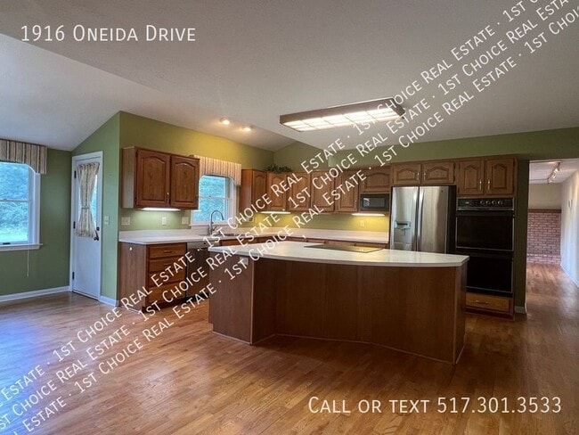 Building Photo - Traditional 2-Story House w/ 4-BDR 2.5-BTH...