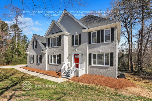 Building Photo - 1810 Collines Ave