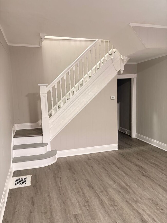 Foto del edificio - Spacious Baltimore Rowhome with Modern Updates – Available Now in Reservoir Hill