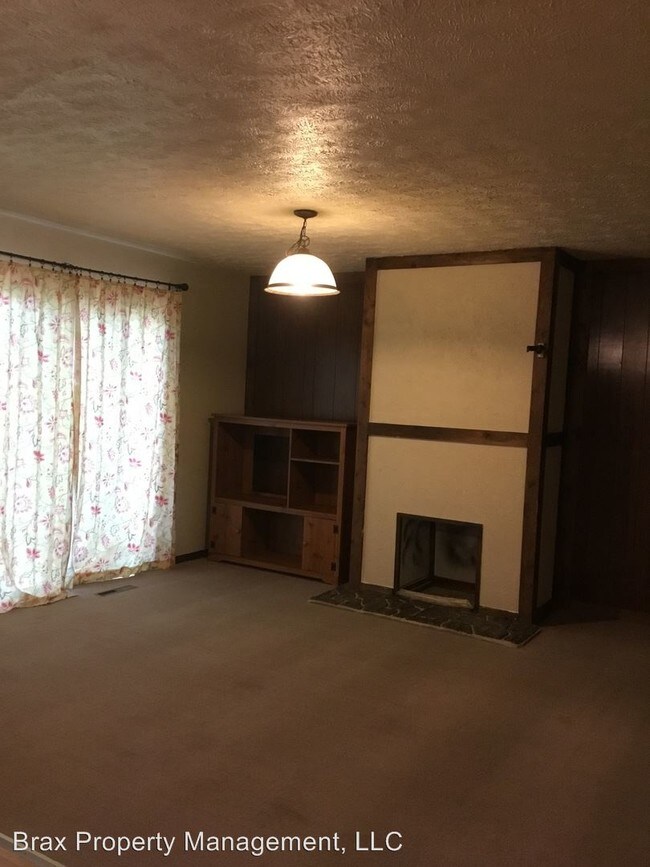 Foto del edificio - 3 br, 1 bath House - 558 S. Belcrest