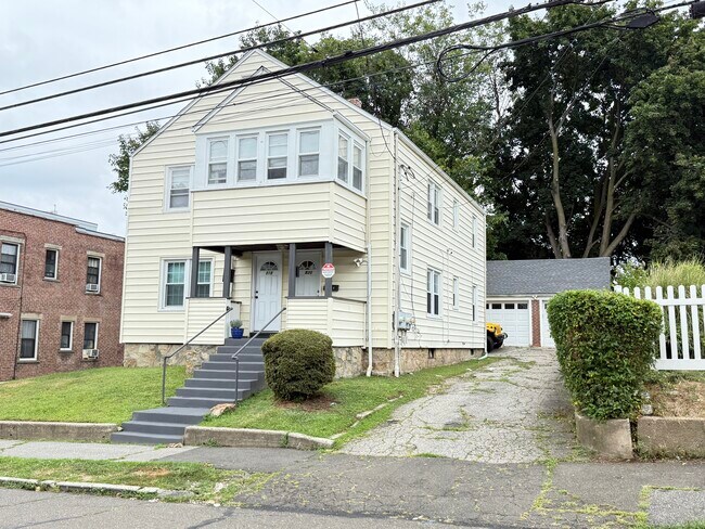 Foto del edificio - 820 Brewster St