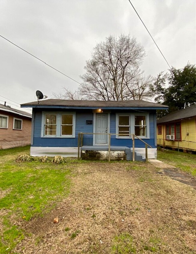 Foto principal - 3 Bedroom 1 Bath Home Available in Bossier...