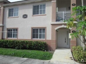 Building Photo - 1261 SE 28th Ct