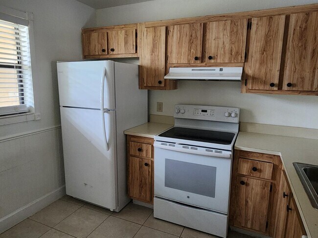 Foto del edificio - 7101 Golf Colony Ct
