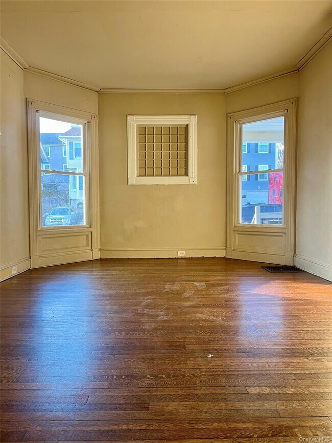 Foto del edificio - 70 Linden Ave