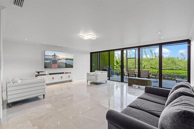 Foto del edificio - 6124 Paradise Point Dr