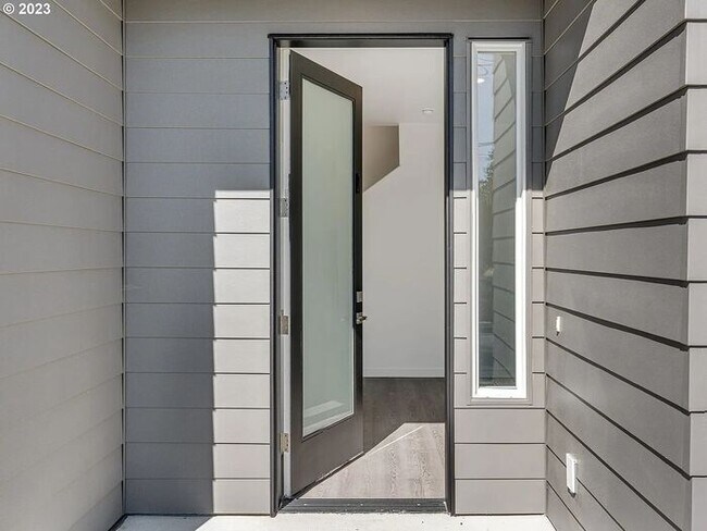 Building Photo - Beautiful 1 bedroom 1 bath with washer dryer! Ready for you to call home!