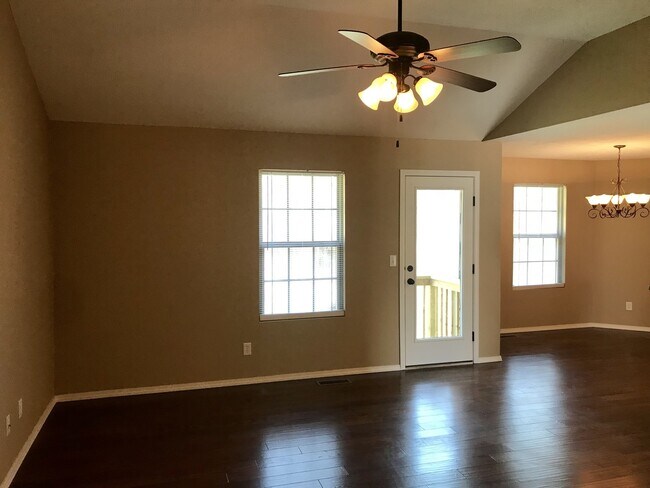 Foto del edificio - Beautiful home in West Springfield available Now