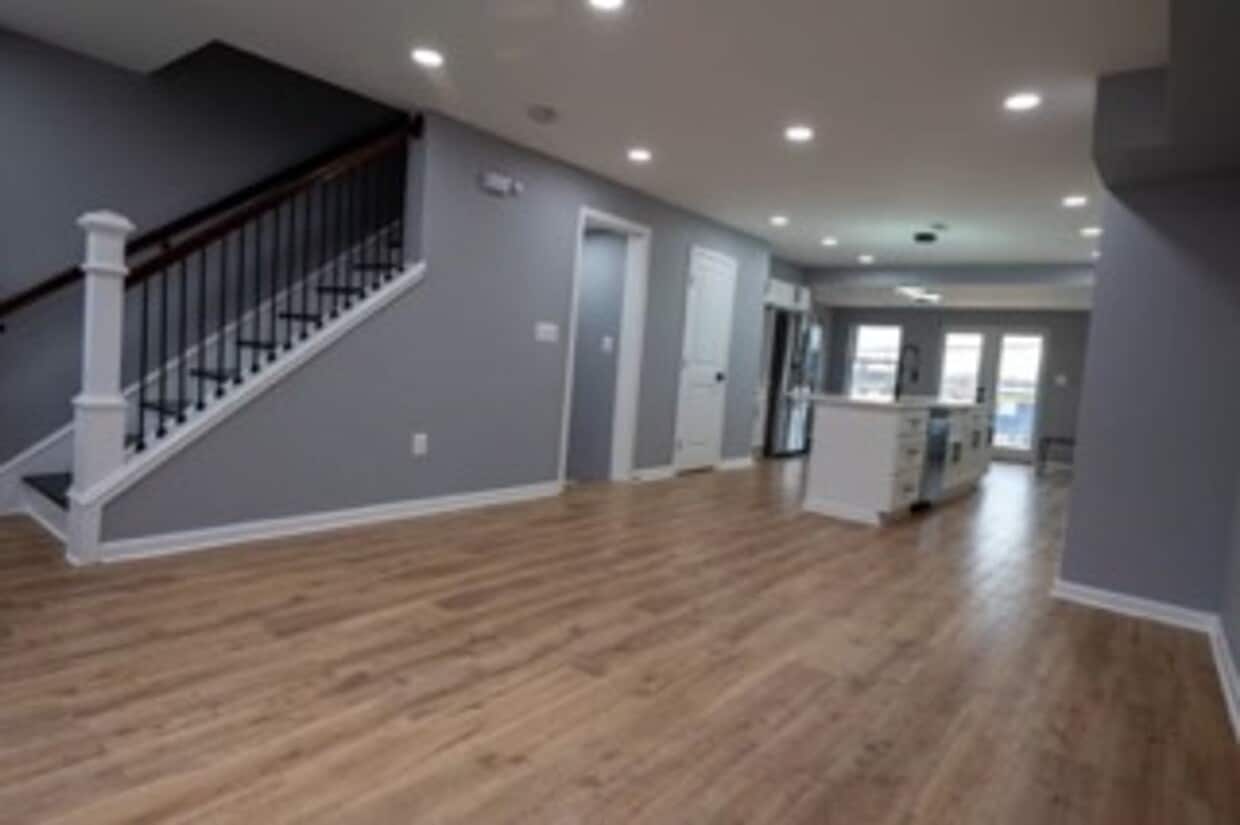 Primary Photo - Lovely 3 BR/3.5 BA Townhome in Brentwood!