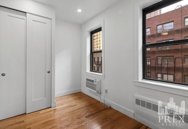Foto del edificio - 335 East 81st Street