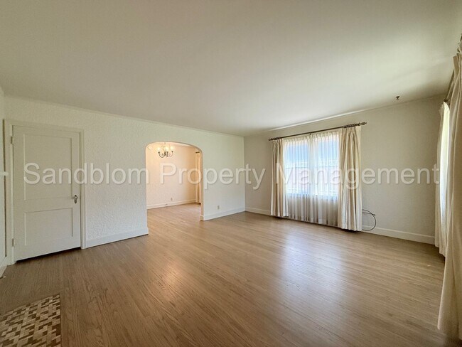 Foto del edificio - For Lease | Midtown Tulsa | $1050 Rent