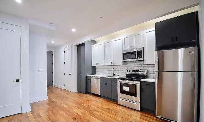 Building Photo - 309 Weirfield St