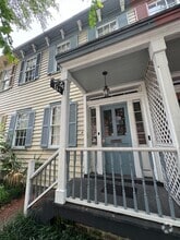 Building Photo - 114 W Henry St