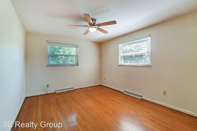 Building Photo - 3 br, 1.5 bath House - 3171 Dickinson Ave.