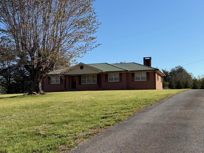 Foto del edificio - 5396 Booker T Washington Hwy