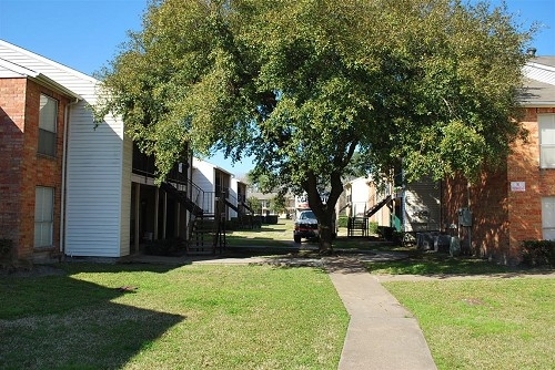 Crofton Place Apartments