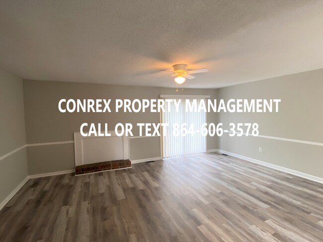Foto del edificio - JUST LISTED!