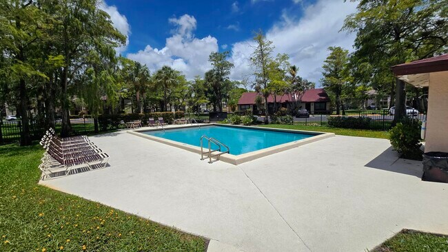 Foto del edificio - 616 NW 47th St