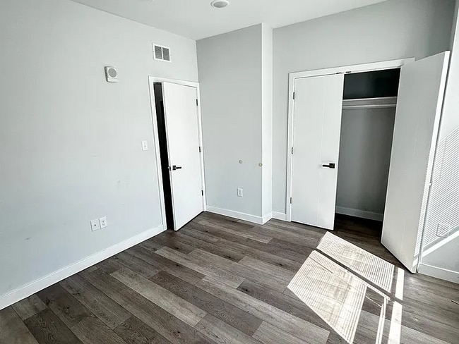 Foto del edificio - 2218 N Marshall St