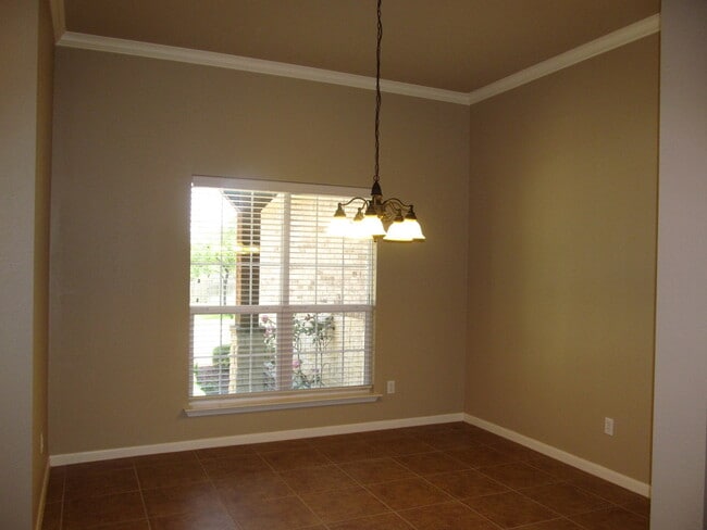 Building Photo - 2515 Twin Ridge Ct