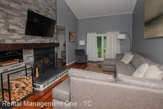 Building Photo - 4 br, 2 bath House - 9640 S W Bay Shore Drive