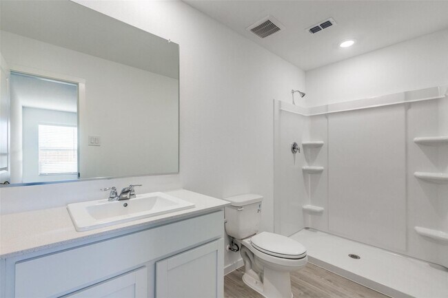 Foto del edificio - Brand-new home in McKinney’s Preserve at Honey Creek with spacious backyard, stylish interiors, c...