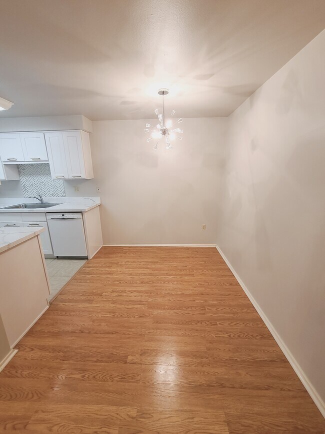 Dining - 11010 NE 68th St
