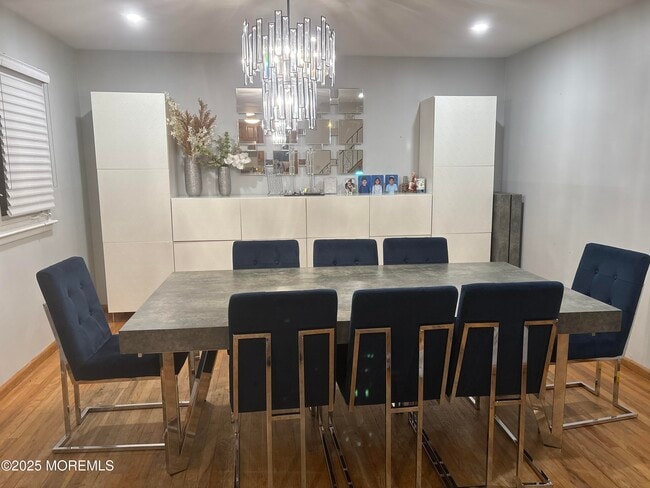 Building Photo - 7 Peach Tree Rd