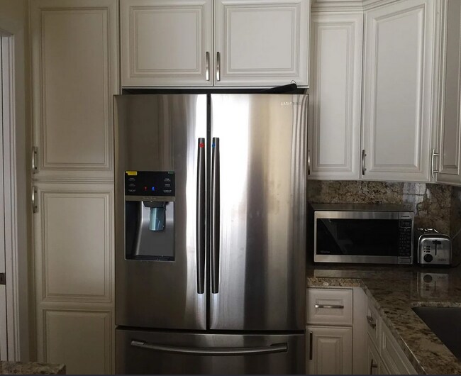 Foto del edificio - 5875 Doverwood Dr