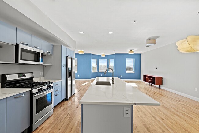 Building Photo - 877 Harrison Ave