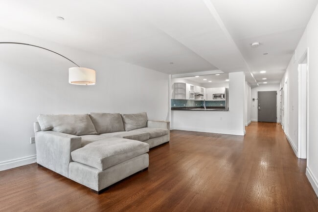Building Photo - 257 W 117th St