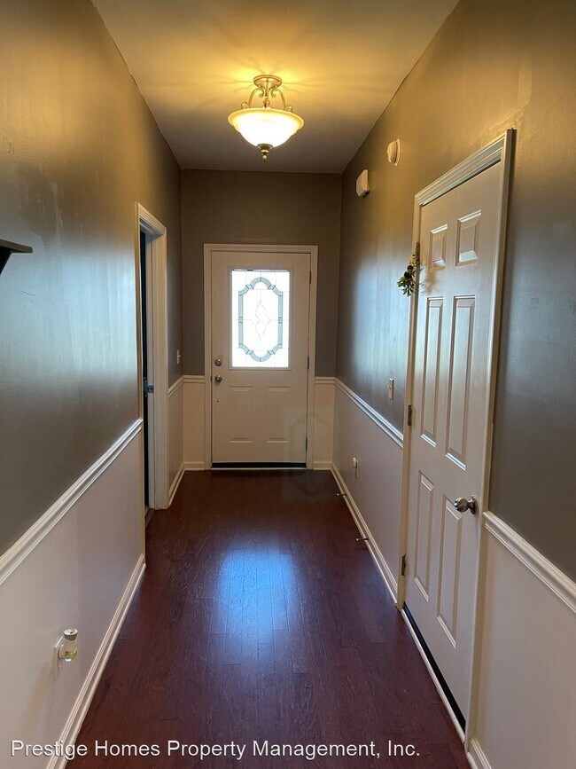 Foto del edificio - 3 br, 2 bath House - 136 Concord Ave.