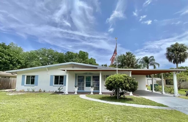 Building Photo - 282 W Laila Dr