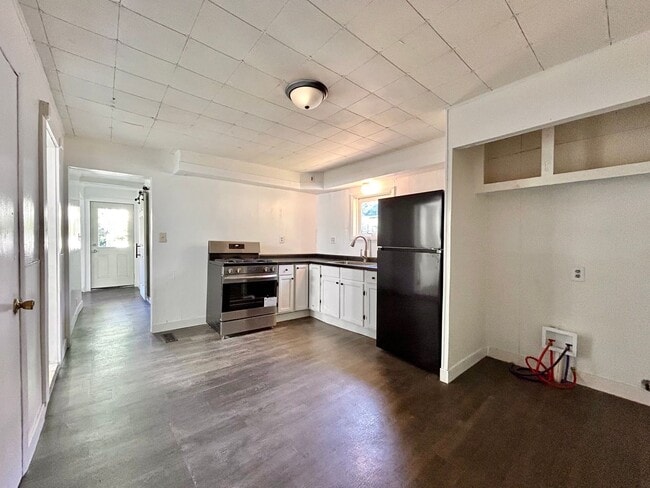 Building Photo - Four Bedroom Home in Northwest Grand Rapids