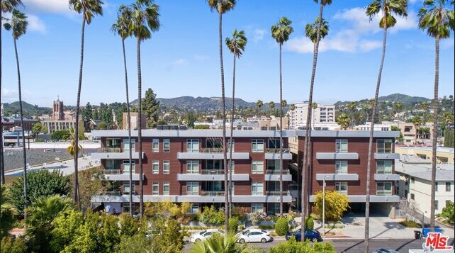 Building Photo - 6001 Carlton Way