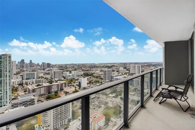 Foto del edificio - 501 NE 31st St
