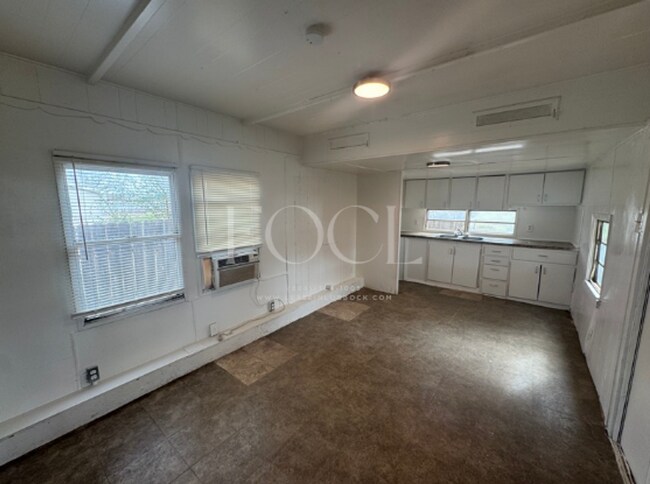 Foto del edificio - 5515 East County Road 6550