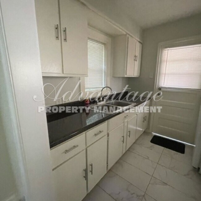 Building Photo - Schedule today to see this Colonial Area V...