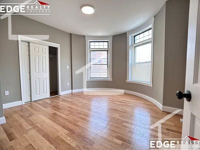 Foto del edificio - Fantastic Luxury Big Bed Near Cleveland Ci...