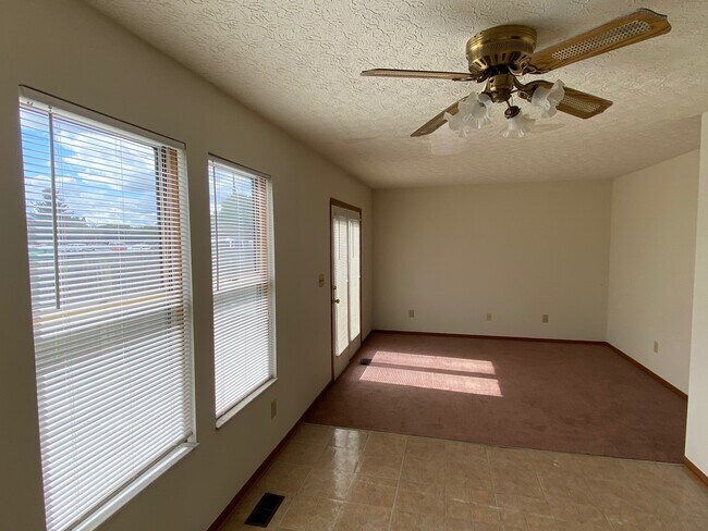 Building Photo - 2077 Bridlewood Blvd