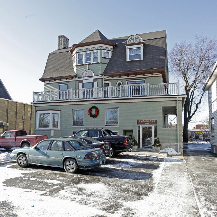 Primary Photo - 5918 8th Ave