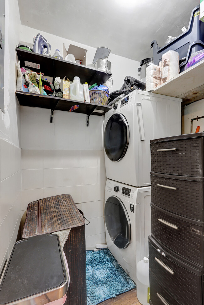 In Unit Washer/Dryer - 441 NE 30th St