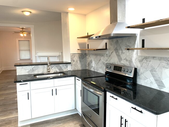 Kitchen - 1605 Grove St