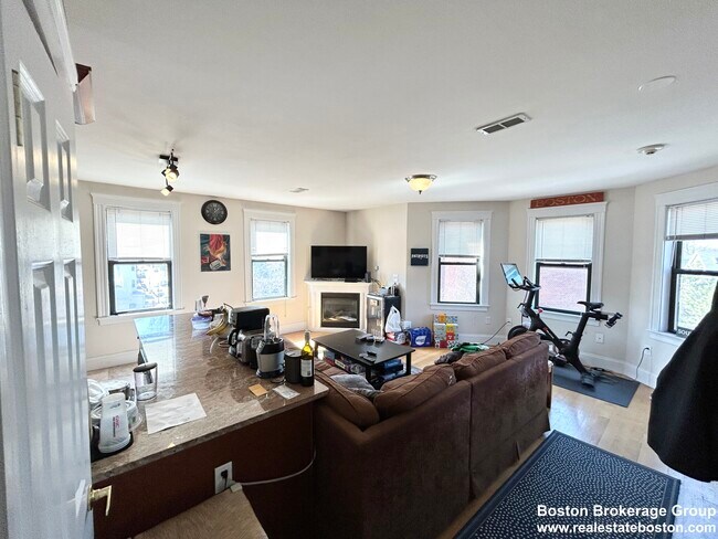 Foto del edificio - 916 Dorchester Ave