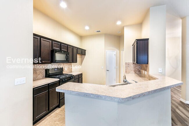 Building Photo - 120 Jim Dandy Dr