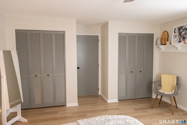 Foto del edificio - 85 N Main St