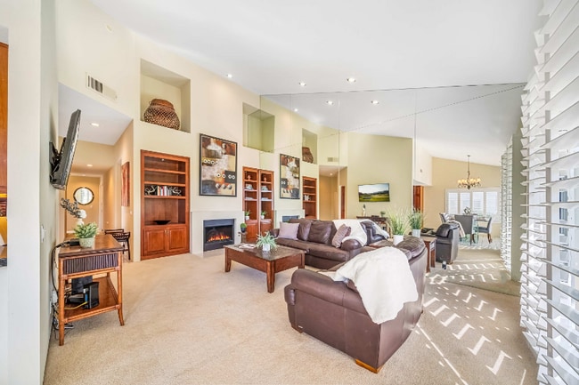 Foto del edificio - 54780 Shoal Creek